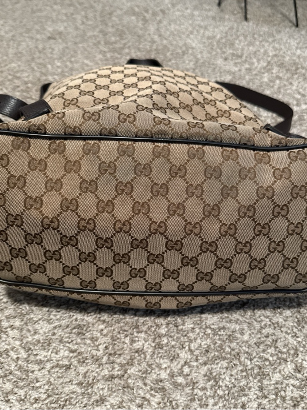 Authentic Gucci Beige and Brown GG Supreme Drawstring Backpack Bag - Picture 4 of 7